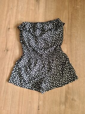 Charlotte Russe Black & White Geometric Strapless Romper